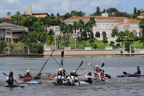 Equipe londrinense também vence etapa catarinense do Campeonato Brasileiro de Caiaque Polo 2013 e sagra-se campeã inédita do circuito nacional / Foto: Divulgação